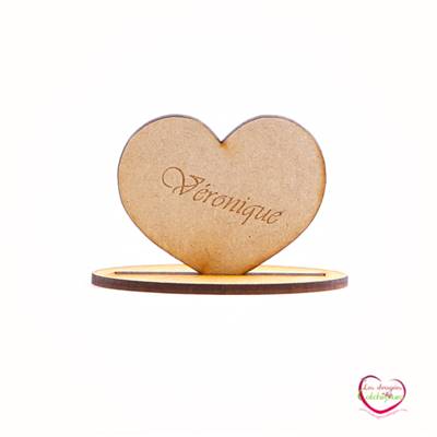 Marque place forme de coeur en bois 8 x 4,5 cm