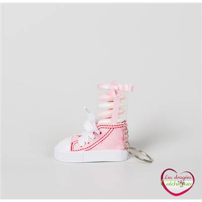 Contenant dragées avec basket converse rose porte clef