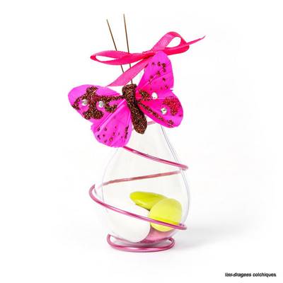 Boite à dragées avec deco papillon sur goutte plastique